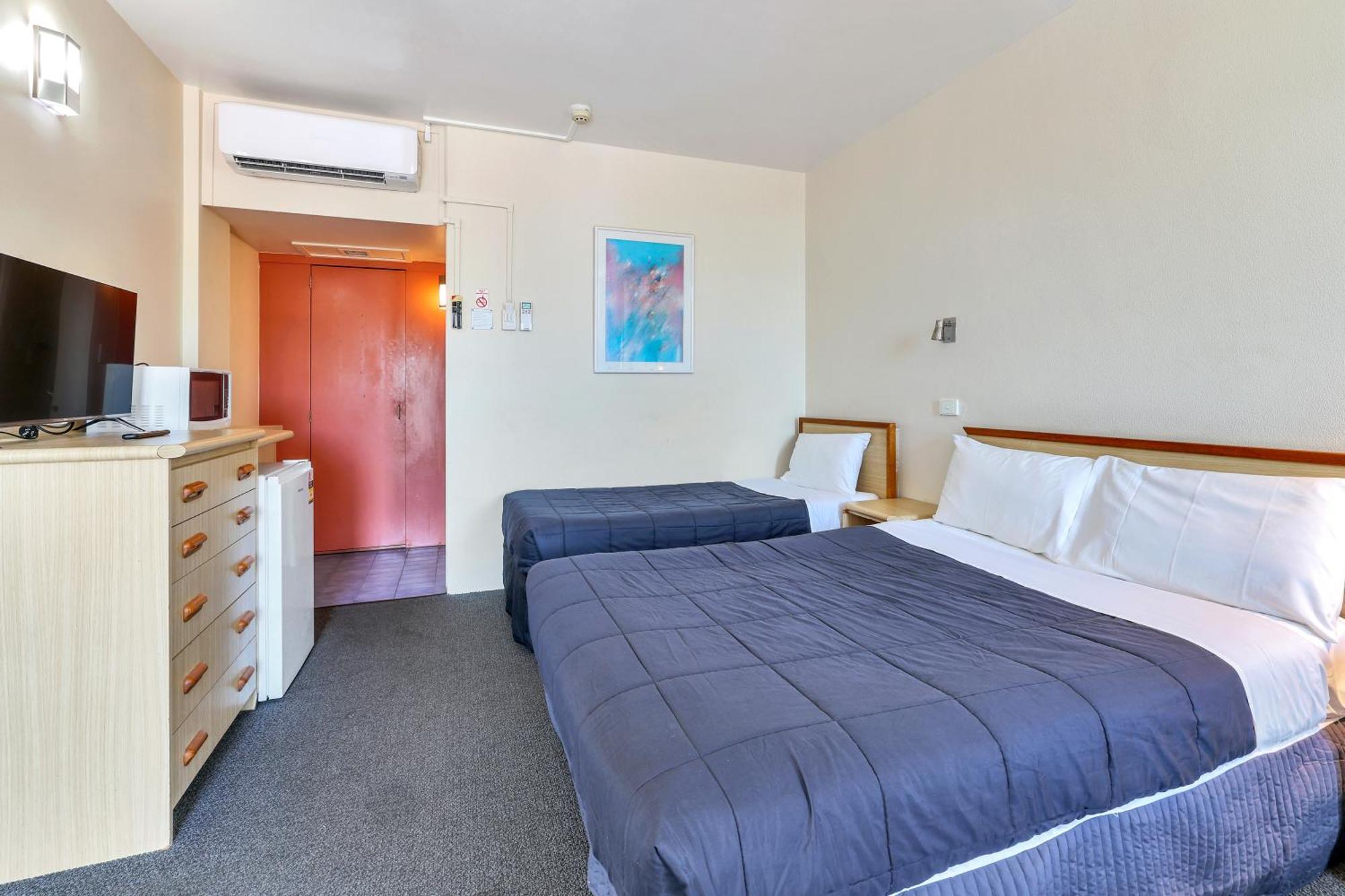 Darwin Poinciana Inn מראה חיצוני תמונה